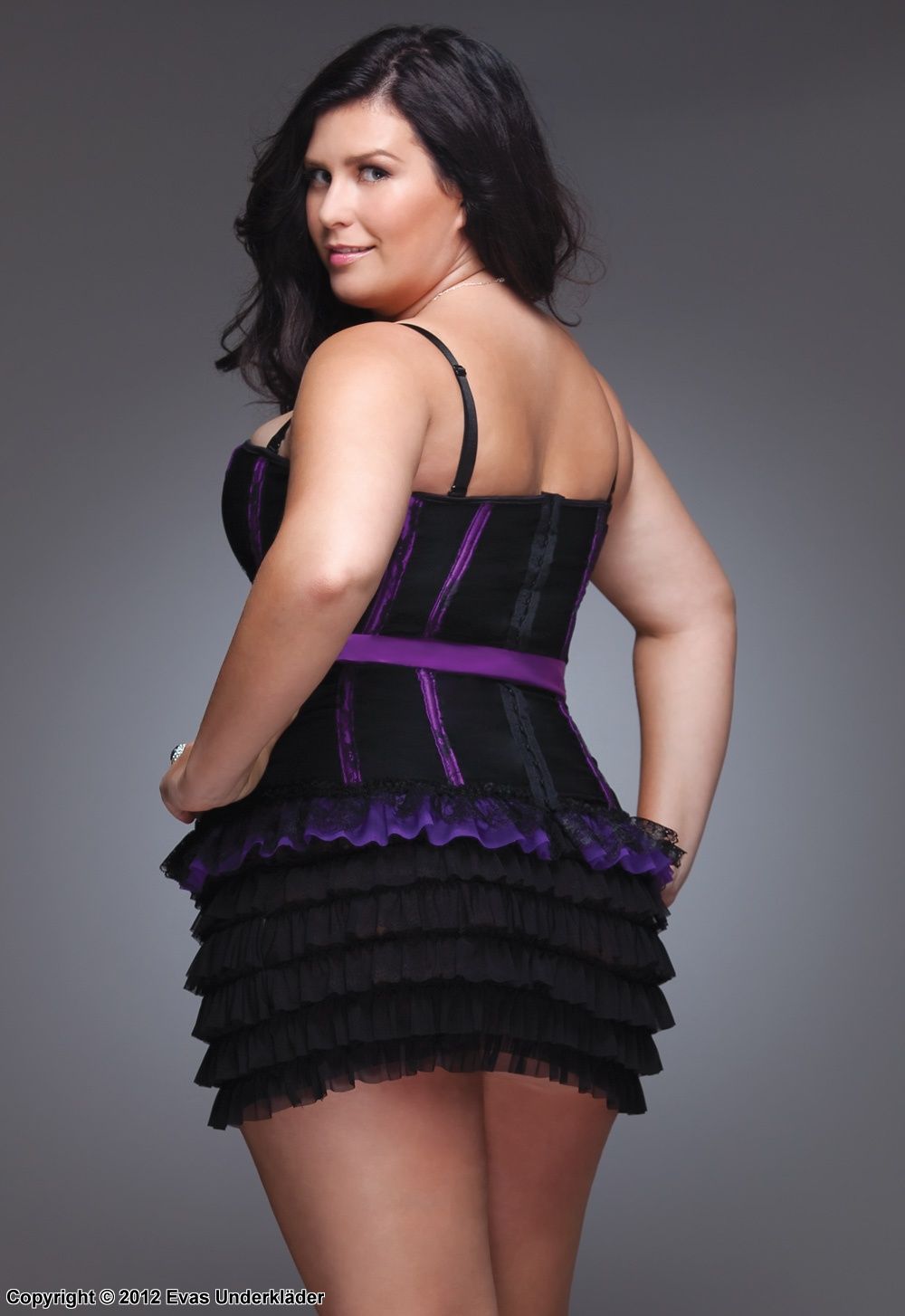 Sweetheart corset with cute lace details, plus size